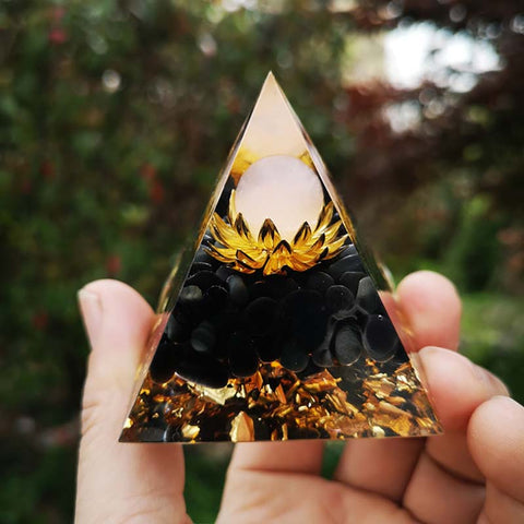 Pyramide d’Orgonite 60mm LOTUS Obsidienne